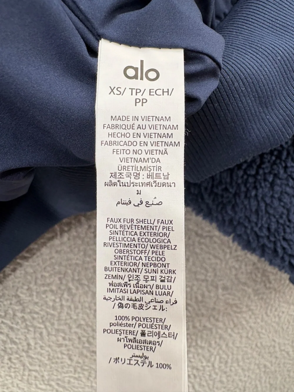 Alo Yoga Sherpa Edge Bomber Jacket Navy Cropped Teddy Fleece XS